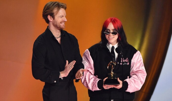 ‘Barbie’ triunfa en los Grammy 2024 con Billie Eilish