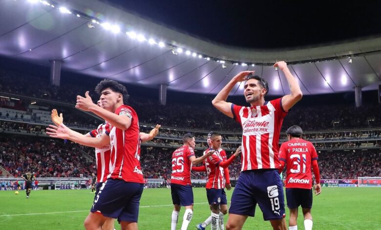 Chivas perdió su racha ante Necaxa