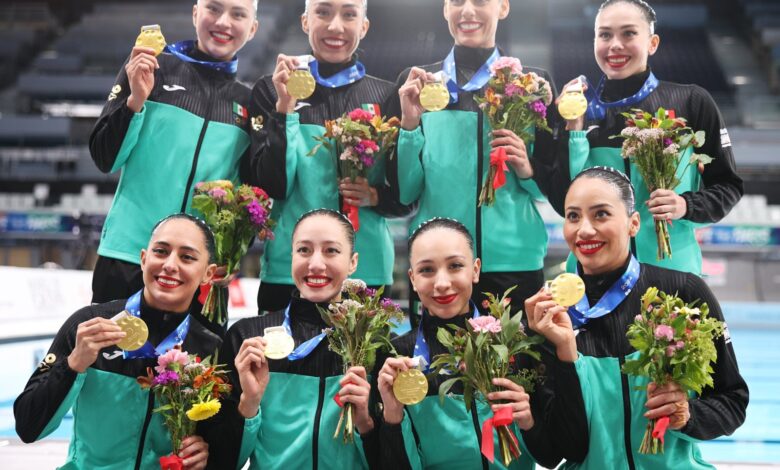 Deportistas mexicanas de Natación artística venden toallas para llegar a los Juegos Olímpicos de París 2024