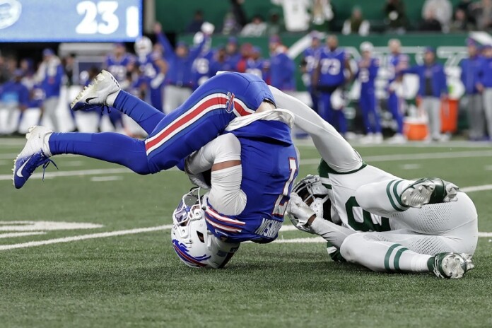 Allen y Bills superan el “Ave María” de Rodgers y vencen a Jets 23-20 para tomar el control de la AFC Este