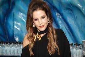 Lisa Marie Presley reveló ser víctima de abuso por parte de su padrastro