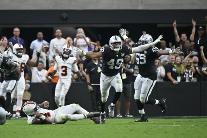 Los Raiders superan a los Browns y ganan 20-16 gracias a su defensa y su nuevo juego terrestre